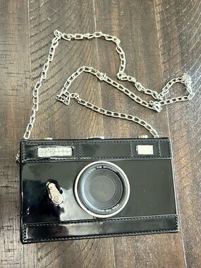 Camera-Shaped Crossbody Bag - Black